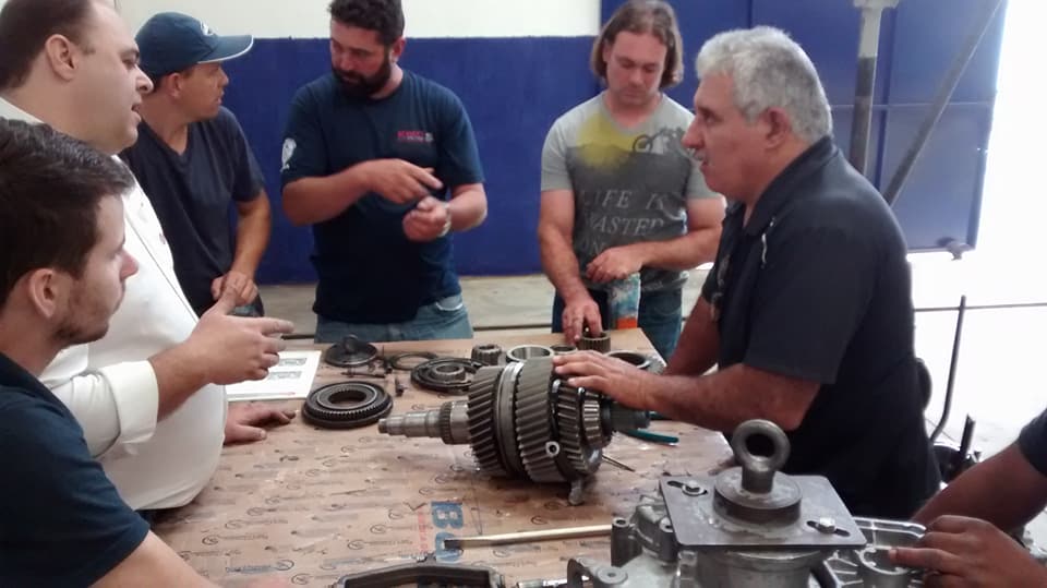 23517409_1558457220907564_1507997213305844426_n